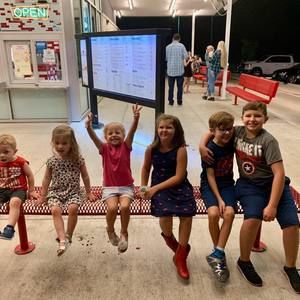 Meet your Posher, Ellen